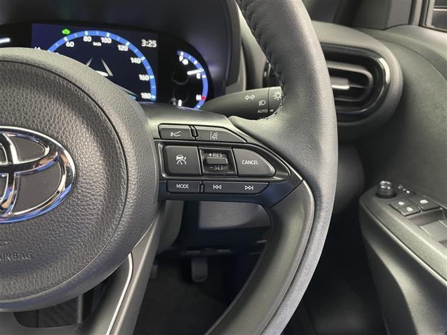 ヤリスクロス ハイブリッドＺ　ワンオーナー　純正ＤＡ　ナビ機能　ＣＤ／ＤＶＤ　全方位カメラ　衝突被害軽減システム　オートマチックハイビーム　アダプティブクルーズコントロール　ＬＥＤヘッドランプ　ステアリング＆シートヒーター（10枚目）