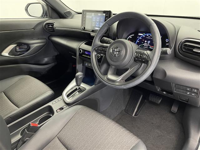 ヤリスクロス ハイブリッドＺ　ワンオーナー　純正ＤＡ　ナビ機能　ＣＤ／ＤＶＤ　全方位カメラ　衝突被害軽減システム　オートマチックハイビーム　アダプティブクルーズコントロール　ＬＥＤヘッドランプ　ステアリング＆シートヒーター（17枚目）