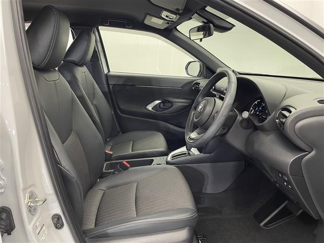 ヤリスクロス ハイブリッドＺ　ワンオーナー　純正ＤＡ　ナビ機能　ＣＤ／ＤＶＤ　全方位カメラ　衝突被害軽減システム　オートマチックハイビーム　アダプティブクルーズコントロール　ＬＥＤヘッドランプ　ステアリング＆シートヒーター（18枚目）