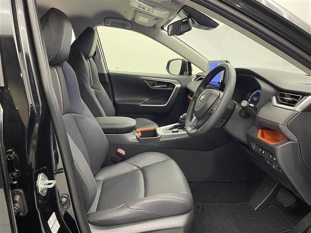 ＲＡＶ４ ハイブリッドアドベンチャー　ワンオーナー　４ＷＤ　純正１０型ＤＡ　全方位カメラ　衝突被害軽減システム　ＡＣＣ　ＡＨＢ　ＢＳＭ　ＥＴＣ　ＬＥＤヘッドランプ　ステアリング＆シートヒーター　エアーシート　パワーシート（19枚目）