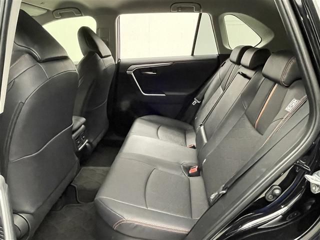 ＲＡＶ４ ハイブリッドアドベンチャー　ワンオーナー　４ＷＤ　純正１０型ＤＡ　全方位カメラ　衝突被害軽減システム　ＡＣＣ　ＡＨＢ　ＢＳＭ　ＥＴＣ　ＬＥＤヘッドランプ　ステアリング＆シートヒーター　エアーシート　パワーシート（28枚目）