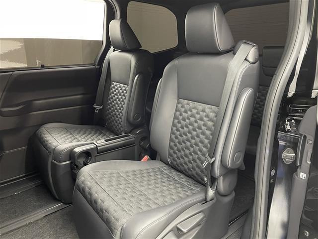 ヴォクシー Ｓ－Ｚ　ワンオーナー　純正１０．５型ＤＡ　ナビ機能付　ＣＤ／ＤＶＤ　バックカメラ　衝突被害軽減システム　ＡＣＣ　ＡＨＢ　ＨＵＤ　ＢＳＭ　快適利便ＰＫＧ　電子ミラー　両側電動スライド　プロジェクター式ライト（32枚目）