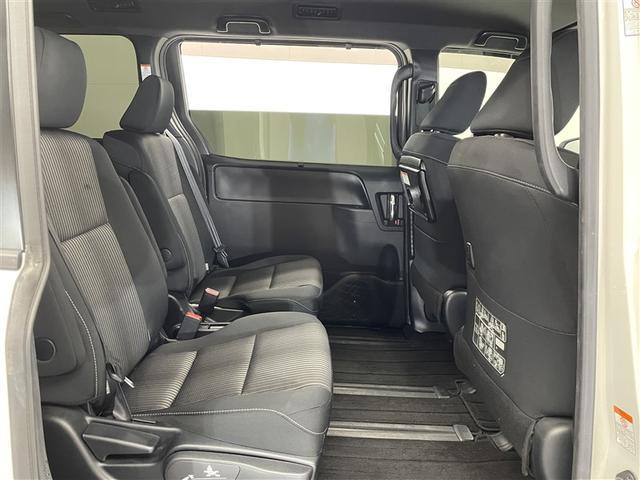 ヴォクシー ＺＳ　煌　ワンオーナー　アルパイン１１型ナビ　１２型後席モニター　バックカメラ　ＡＨＢ　衝突被害軽減システム　クルーズコントロール　ＥＴＣ　両側電動スライド　ＬＥＤヘッドランプ　後席フィルム加工（23枚目）