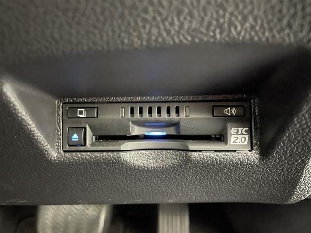 プリウス Ａツーリングセレクション　ワンオーナー　メーカーナビ　バックカメラ　衝突被害軽減システム　ＡＨＢ　ＡＣＣ　ＢＳＭ　ヘッドアップディスプレイ　ＥＴＣ　ＬＥＤヘッドランプ　アドバンスドパーク　シートヒーター　クリアランスソナー（18枚目）