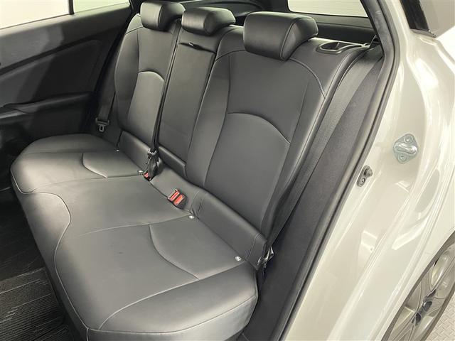 プリウス Ａツーリングセレクション　ワンオーナー　メーカーナビ　バックカメラ　衝突被害軽減システム　ＡＨＢ　ＡＣＣ　ＢＳＭ　ヘッドアップディスプレイ　ＥＴＣ　ＬＥＤヘッドランプ　アドバンスドパーク　シートヒーター　クリアランスソナー（30枚目）