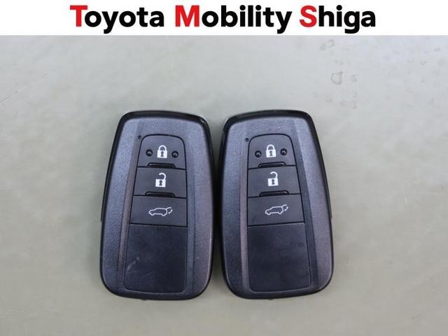 カローラクロス ハイブリッド　Ｚ　サンルーフ　フルセグ　メモリーナビ　ミュージックプレイヤー接続可　バックカメラ　衝突被害軽減システム　ＥＴＣ　ドラレコ　ＬＥＤヘッドランプ　ワンオーナー（26枚目）
