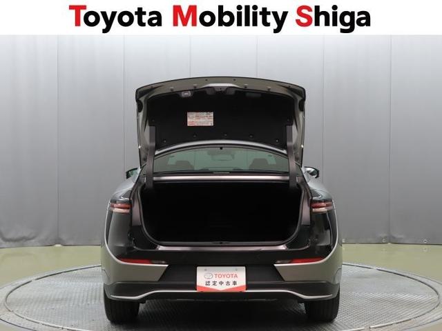 クラウンクロスオーバー Ｇアドバンスド・レザーパッケージ　革シート　４ＷＤ　フルセグ　ミュージックプレイヤー接続可　バックカメラ　衝突被害軽減システム　ＥＴＣ　ドラレコ　ＬＥＤヘッドランプ　ワンオーナー（11枚目）