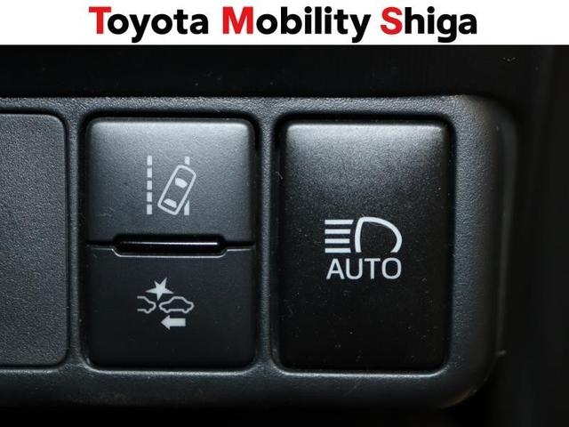 衝突軽減ブレ−キやオ−トハイビ−ム機能など、先進の機能を装備しております。