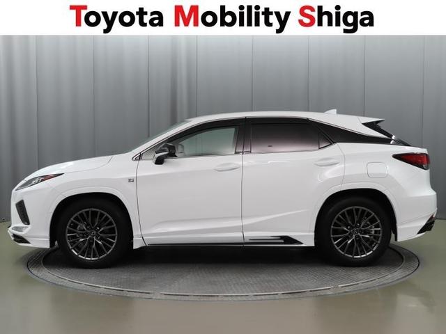 ＲＸ ＲＸ３００　Ｆスポーツ　革シート　フルセグ　メモリーナビ　ＤＶＤ再生　ミュージックプレイヤー接続可　バックカメラ　衝突被害軽減システム　ＥＴＣ　ドラレコ　ＬＥＤヘッドランプ　ワンオーナー　フルエアロ　アイドリングストップ（2枚目）