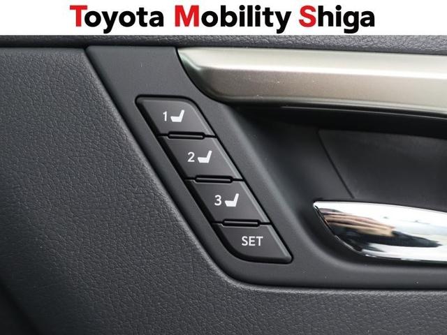 ＲＸ ＲＸ３００　Ｆスポーツ　革シート　フルセグ　メモリーナビ　ＤＶＤ再生　ミュージックプレイヤー接続可　バックカメラ　衝突被害軽減システム　ＥＴＣ　ドラレコ　ＬＥＤヘッドランプ　ワンオーナー　フルエアロ　アイドリングストップ（19枚目）