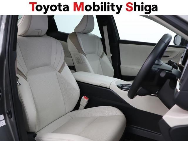 クラウンクロスオーバー Ｇアドバンスド・レザーパッケージ　革シート　４ＷＤ　フルセグ　ミュージックプレイヤー接続可　バックカメラ　衝突被害軽減システム　ＥＴＣ　ドラレコ　ＬＥＤヘッドランプ　ワンオーナー（14枚目）