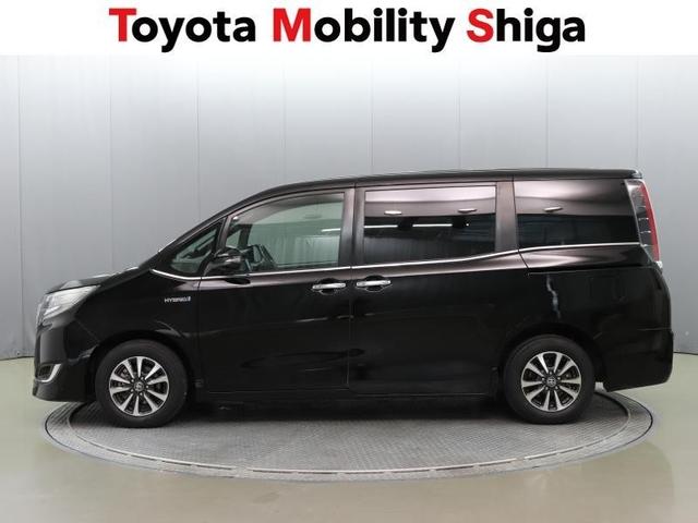 エスクァイア ハイブリッドGi フルセグ メモリーナビ DVD再生 ミュージックプレイヤー接続可 後席モニター バックカメラ 衝突被害軽減システム ETC 両側電動スライド LEDヘッドランプ 乗車定員7人 3列シート ワンオーナー(2枚目)