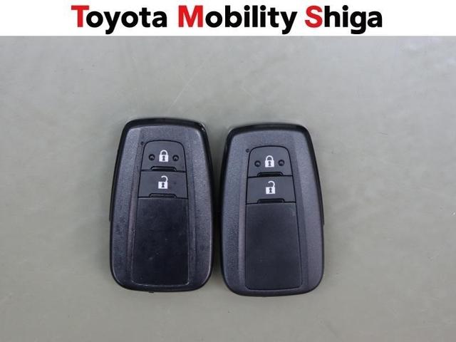 �h�A�̊J���߂�A�G���W���̎n���Ȃǌ����g�킸�ɍ쓮�o����֗��ȃX�}-�g�L-�𑕔����Ă���܂��B