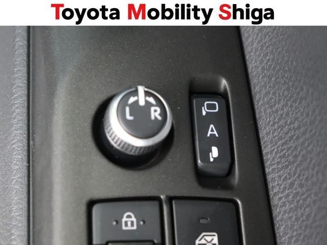 ���Ԏ��ɕ֗��ȃX�}-�g�L-�A���I-�g�i�[���h�A�~���[�𑕔����Ă��܂��B�{������Ǝ����I�Ƀh�A�~���[���i�[����֗��ȋ@�\�ł��I