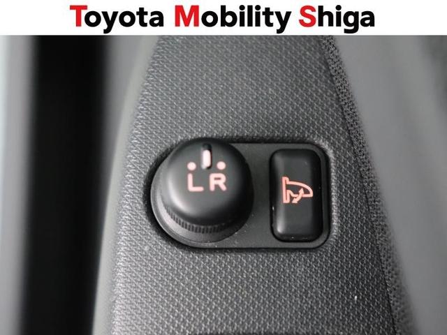 �֗��ȓd���i�[�h�A�~���[���������Ă���܂��B���Ԏ��Ƀ{�^����Ő܂��ގ����o����̂ŕ֗��ł���B