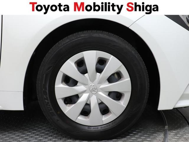 �V���v���ȃf�U�C���̏����z�C�[���L���b�v�ł��B�����������f�U�C���ł��̂Ŏԑ̂ƈ�̊�������܂��B