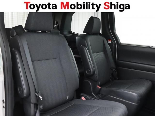 ノア Ｓ－Ｇ　フルセグ　メモリーナビ　ＤＶＤ再生　ミュージックプレイヤー接続可　後席モニター　バックカメラ　衝突被害軽減システム　ＥＴＣ　両側電動スライド　ＬＥＤヘッドランプ　乗車定員７人　３列シート　ワンオーナー（13枚目）