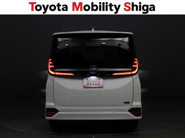 ノア ハイブリッドＳ－Ｚ　４ＷＤ　フルセグ　メモリーナビ　ＤＶＤ再生　ミュージックプレイヤー接続可　後席モニター　バックカメラ　衝突被害軽減システム　ＥＴＣ　両側電動スライド　ＬＥＤヘッドランプ　乗車定員７人　３列シート（8枚目）