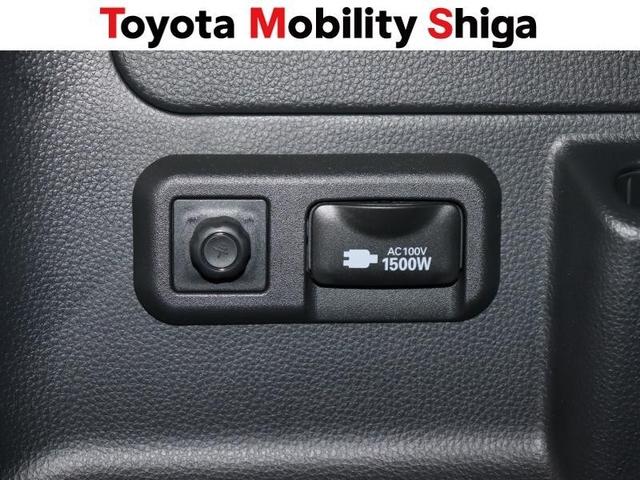 ノア ハイブリッドＳ－Ｚ　４ＷＤ　フルセグ　メモリーナビ　ＤＶＤ再生　ミュージックプレイヤー接続可　後席モニター　バックカメラ　衝突被害軽減システム　ＥＴＣ　両側電動スライド　ＬＥＤヘッドランプ　乗車定員７人　３列シート（30枚目）