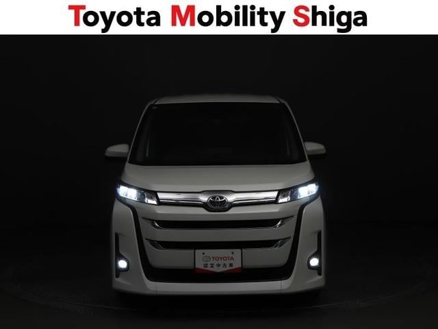 ノア Ｚ　フルセグ　メモリーナビ　ＤＶＤ再生　ミュージックプレイヤー接続可　後席モニター　バックカメラ　衝突被害軽減システム　ＥＴＣ　両側電動スライド　ＬＥＤヘッドランプ　乗車定員７人　３列シート　ワンオーナー（7枚目）