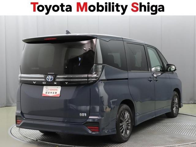 ヴォクシー ハイブリッドＳ－Ｇ　フルセグ　メモリーナビ　ＤＶＤ再生　ミュージックプレイヤー接続可　後席モニター　バックカメラ　衝突被害軽減システム　ＥＴＣ　両側電動スライド　ＬＥＤヘッドランプ　乗車定員７人　３列シート　ワンオーナー（3枚目）