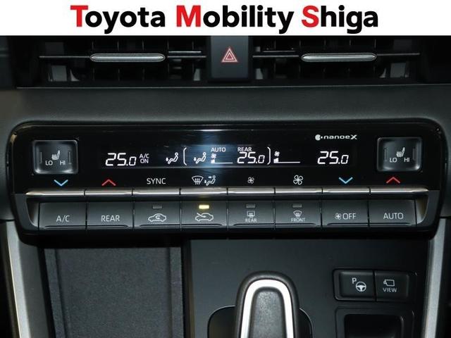 ヴォクシー ハイブリッドＳ－Ｇ　フルセグ　メモリーナビ　ＤＶＤ再生　ミュージックプレイヤー接続可　後席モニター　バックカメラ　衝突被害軽減システム　ＥＴＣ　両側電動スライド　ＬＥＤヘッドランプ　乗車定員７人　３列シート　ワンオーナー（11枚目）