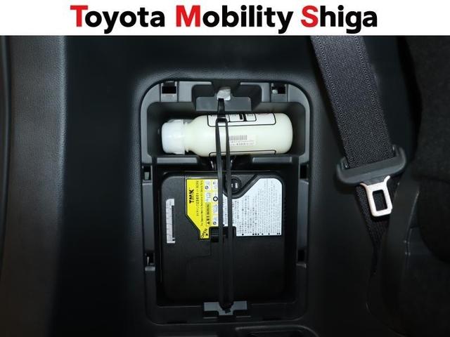 ヴォクシー ハイブリッドＳ－Ｇ　フルセグ　メモリーナビ　ＤＶＤ再生　ミュージックプレイヤー接続可　後席モニター　バックカメラ　衝突被害軽減システム　ＥＴＣ　両側電動スライド　ＬＥＤヘッドランプ　乗車定員７人　３列シート　ワンオーナー（31枚目）