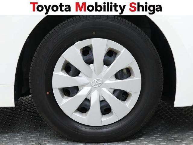 �V���v���ȃf�U�C���̏����z�C�[���L���b�v�ł��B�����������f�U�C���ł��̂Ŏԑ̂ƈ�̊�������܂��B