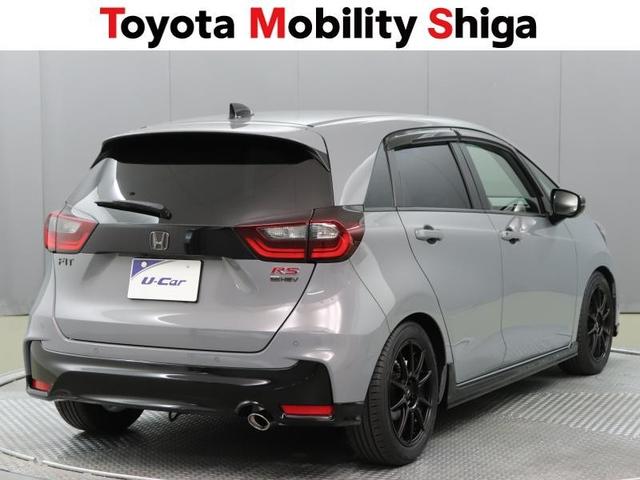 フィット ｅ：ＨＥＶ　ＲＳ　フルセグ　メモリーナビ　ミュージックプレイヤー接続可　バックカメラ　衝突被害軽減システム　ＥＴＣ　ドラレコ　ＬＥＤヘッドランプ　ワンオーナー（3枚目）