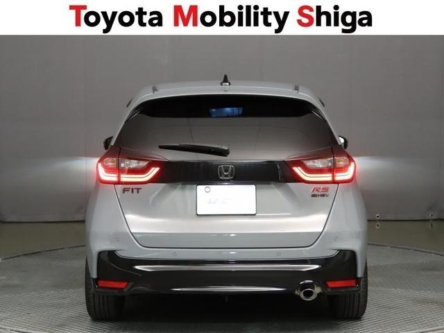 フィット ｅ：ＨＥＶ　ＲＳ　フルセグ　メモリーナビ　ミュージックプレイヤー接続可　バックカメラ　衝突被害軽減システム　ＥＴＣ　ドラレコ　ＬＥＤヘッドランプ　ワンオーナー（8枚目）