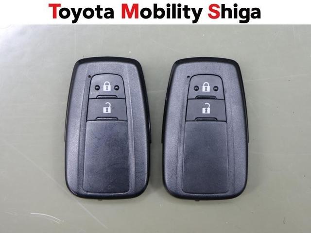 �h�A�̊J���߂�A�G���W���̎n���Ȃǌ����g�킸�ɍ쓮�o����֗��ȃX�}�|�g�L�|�𑕔����Ă���܂��B