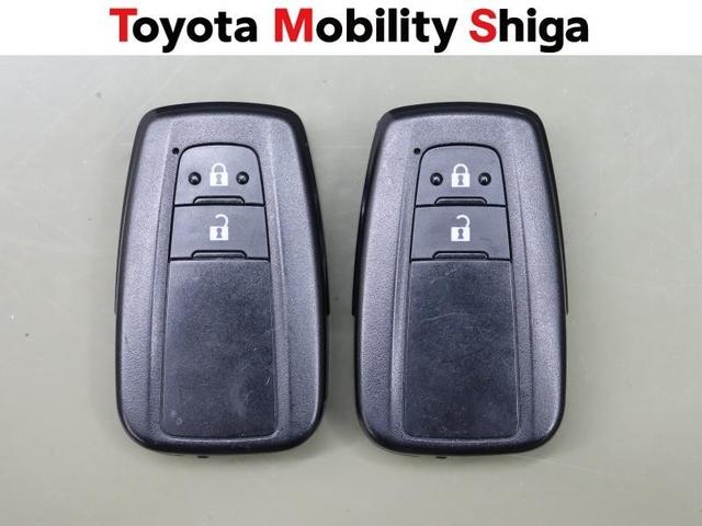 �h�A�̊J���߂�A�G���W���̎n���Ȃǌ����g�킸�ɍ쓮�o����֗��ȃX�}�|�g�L�|�𑕔����Ă���܂��B