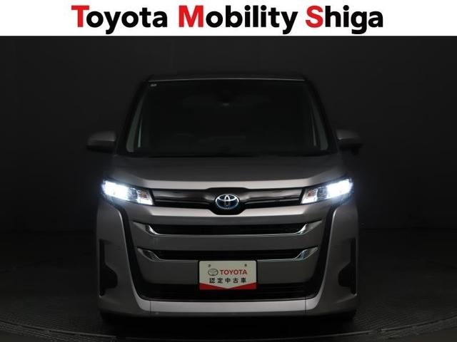 ノア ＨＶ　ＧサイドリフトＵＰチルト　フルセグ　ＤＶＤ再生　ミュージックプレイヤー接続可　バックカメラ　衝突被害軽減システム　ＥＴＣ　両側電動スライド　ＬＥＤヘッドランプ　乗車定員７人　３列シート　ワンオーナー（7枚目）