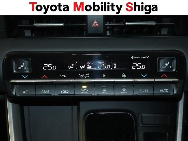 ノア ＨＶ　ＧサイドリフトＵＰチルト　フルセグ　ＤＶＤ再生　ミュージックプレイヤー接続可　バックカメラ　衝突被害軽減システム　ＥＴＣ　両側電動スライド　ＬＥＤヘッドランプ　乗車定員７人　３列シート　ワンオーナー（11枚目）