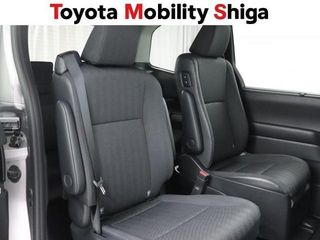 ノア ＨＶ　ＧサイドリフトＵＰチルト　フルセグ　ＤＶＤ再生　ミュージックプレイヤー接続可　バックカメラ　衝突被害軽減システム　ＥＴＣ　両側電動スライド　ＬＥＤヘッドランプ　乗車定員７人　３列シート　ワンオーナー（13枚目）