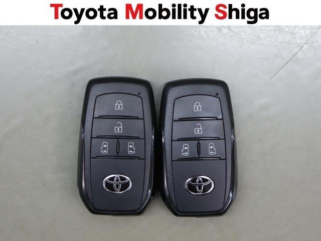 ノア ＨＶ　ＧサイドリフトＵＰチルト　フルセグ　ＤＶＤ再生　ミュージックプレイヤー接続可　バックカメラ　衝突被害軽減システム　ＥＴＣ　両側電動スライド　ＬＥＤヘッドランプ　乗車定員７人　３列シート　ワンオーナー（21枚目）