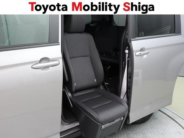 ノア ＨＶ　ＧサイドリフトＵＰチルト　フルセグ　ＤＶＤ再生　ミュージックプレイヤー接続可　バックカメラ　衝突被害軽減システム　ＥＴＣ　両側電動スライド　ＬＥＤヘッドランプ　乗車定員７人　３列シート　ワンオーナー（29枚目）