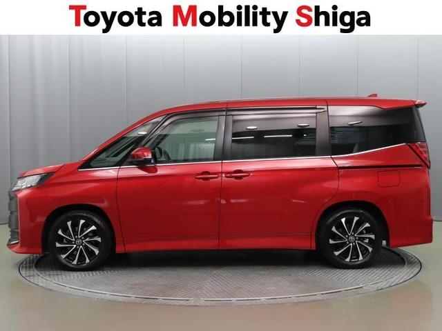 ノア ハイブリッドＳ－Ｚ　フルセグ　メモリーナビ　ＤＶＤ再生　ミュージックプレイヤー接続可　後席モニター　バックカメラ　衝突被害軽減システム　ＥＴＣ　ドラレコ　両側電動スライド　ＬＥＤヘッドランプ　乗車定員７人　３列シート（2枚目）