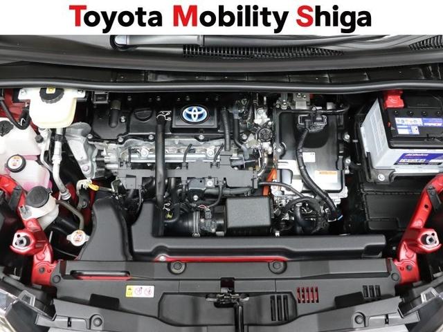 ノア ハイブリッドＳ－Ｚ　フルセグ　メモリーナビ　ＤＶＤ再生　ミュージックプレイヤー接続可　後席モニター　バックカメラ　衝突被害軽減システム　ＥＴＣ　ドラレコ　両側電動スライド　ＬＥＤヘッドランプ　乗車定員７人　３列シート（16枚目）