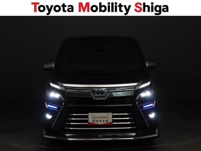 ヴォクシー ハイブリッドＺＳ　煌ＩＩＩ　フルセグ　メモリーナビ　ＤＶＤ再生　ミュージックプレイヤー接続可　後席モニター　バックカメラ　衝突被害軽減システム　ＥＴＣ　ドラレコ　両側電動スライド　ＬＥＤヘッドランプ　乗車定員７人　３列シート（8枚目）