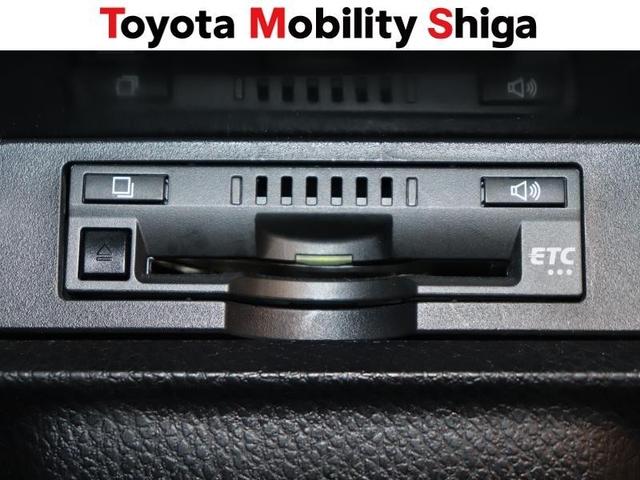 ヴォクシー ハイブリッドＺＳ　煌ＩＩＩ　フルセグ　メモリーナビ　ＤＶＤ再生　ミュージックプレイヤー接続可　後席モニター　バックカメラ　衝突被害軽減システム　ＥＴＣ　ドラレコ　両側電動スライド　ＬＥＤヘッドランプ　乗車定員７人　３列シート（25枚目）