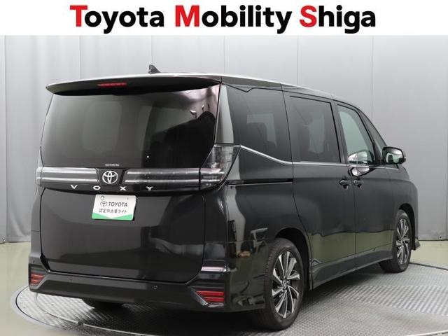 ヴォクシー Ｓ－Ｚ　フルセグ　メモリーナビ　ＤＶＤ再生　ミュージックプレイヤー接続可　後席モニター　バックカメラ　衝突被害軽減システム　ＥＴＣ　両側電動スライド　ＬＥＤヘッドランプ　乗車定員７人　３列シート　ワンオーナー（3枚目）