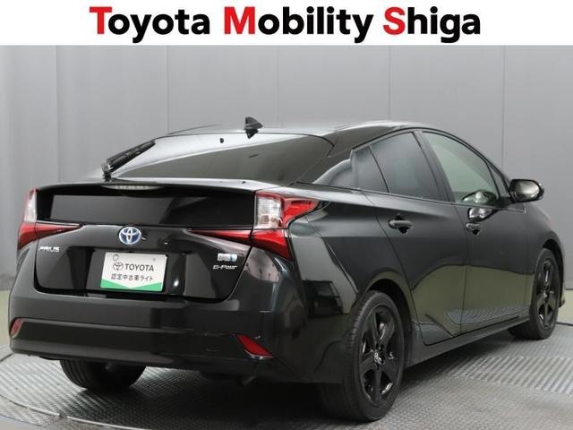 プリウス Ａツーリングセレクション・ブラックエディション　４ＷＤ　フルセグ　ミュージックプレイヤー接続可　バックカメラ　衝突被害軽減システム　ＥＴＣ　ドラレコ　ＬＥＤヘッドランプ　ワンオーナー（3枚目）