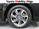 デザイン性に優れたトヨタ純正アルミホイールが装着されています。
