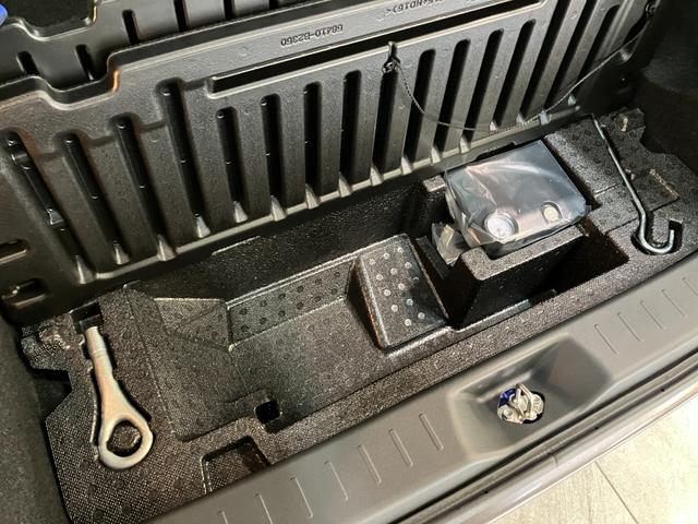 お客様にぴったりなおクルマをお選びいただけますように様々な展示車をご用意致しております！ダイハツの軽自動車だけではなく、他メーカー車やコンパクトカー・ミニバンなども数多く取り揃えております！