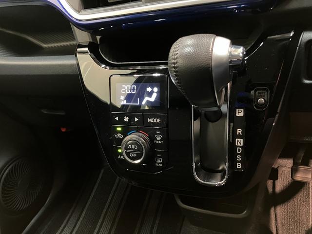 品質へのこだわり！フロアマットやシートなど車内をキレイに清掃し、ニオイや汚れなどを徹底的にクリーニングしてもらっております。室内はピカピカです☆