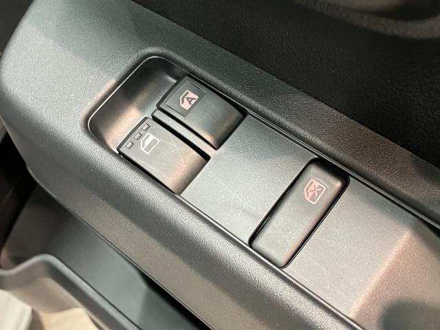 ハイゼットカーゴ ＤＸ　４ＷＤ　ＣＶＴ車　コーナーセンサー　ＣＤステレオ　衝突被害軽減ブレーキ　スマアシ　コーナーセンサー　ＣＤステレオ　ＥＴＣ　キーレス　前席パワーウインドウ　両側スライドドア　パートタイム４ＷＤ　オートライト（17枚目）