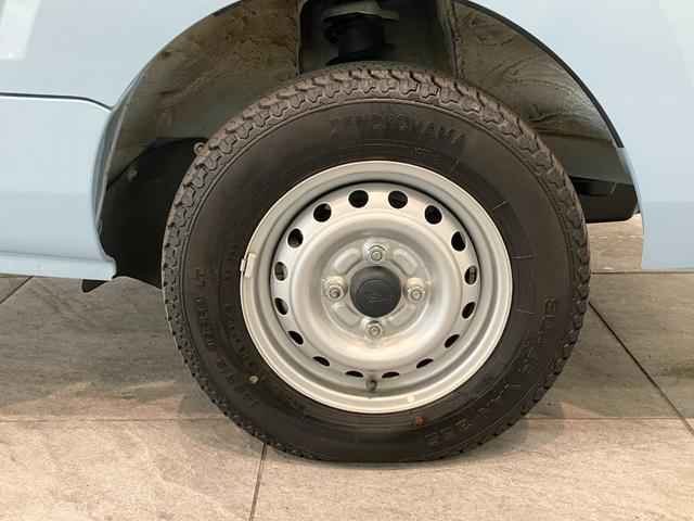 ハイゼットトラック エクストラSA3t 4WD AT車 荷台作業灯 車検整備付 衝突被害軽減ブレーキ パートタイム4WD AT車 CDステレオ キーレス パワーウインドウ オートライト マニュアルエアコン マニュアルレベリング 荷台作業灯 4枚リーフスプリン(9枚目)