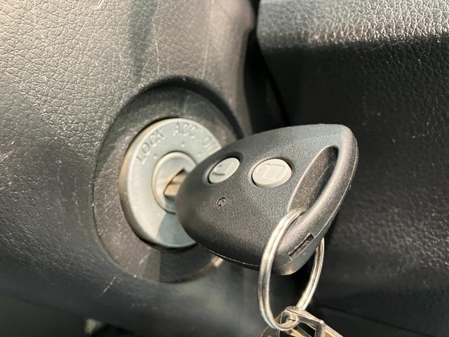 ハイゼットトラック エクストラSA3t 4WD AT車 荷台作業灯 車検整備付 衝突被害軽減ブレーキ パートタイム4WD AT車 CDステレオ キーレス パワーウインドウ オートライト マニュアルエアコン マニュアルレベリング 荷台作業灯 4枚リーフスプリン(15枚目)