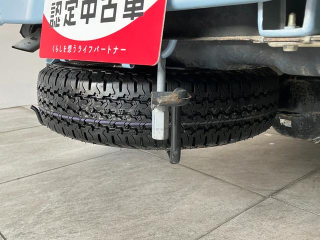 ハイゼットトラック エクストラSA3t 4WD AT車 荷台作業灯 車検整備付 衝突被害軽減ブレーキ パートタイム4WD AT車 CDステレオ キーレス パワーウインドウ オートライト マニュアルエアコン マニュアルレベリング 荷台作業灯 4枚リーフスプリン(28枚目)